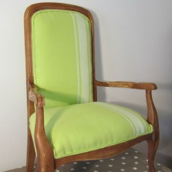 fauteuil voltaire pour enfant tissu vert pastel