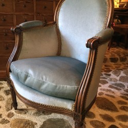 Fauteuil bergère de style Louis XVI