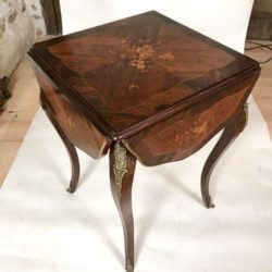 Petite table de salon Napoleon III à quatre volets