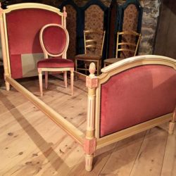 Lit de style Louis  XVI et sa chaise