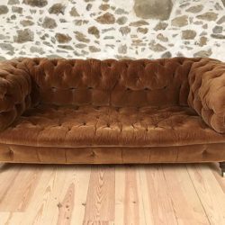 Canapé Chesterfield ancien velours marron caramel