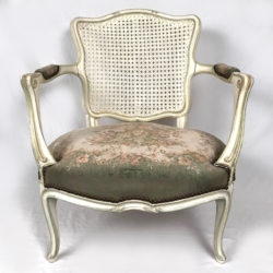 Fauteuil cabriolet de style Louis XV