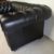 trouver-canape-chesterfield-cuir-noir-trois-places-veritable-chesterfield-helen-antiquites